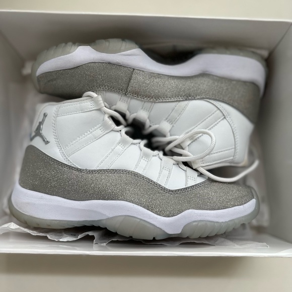 Jordan 11’s women